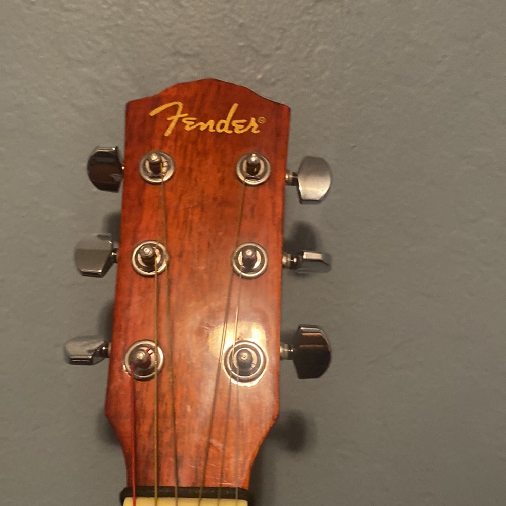 fender 6 string - Picture 2 of 3